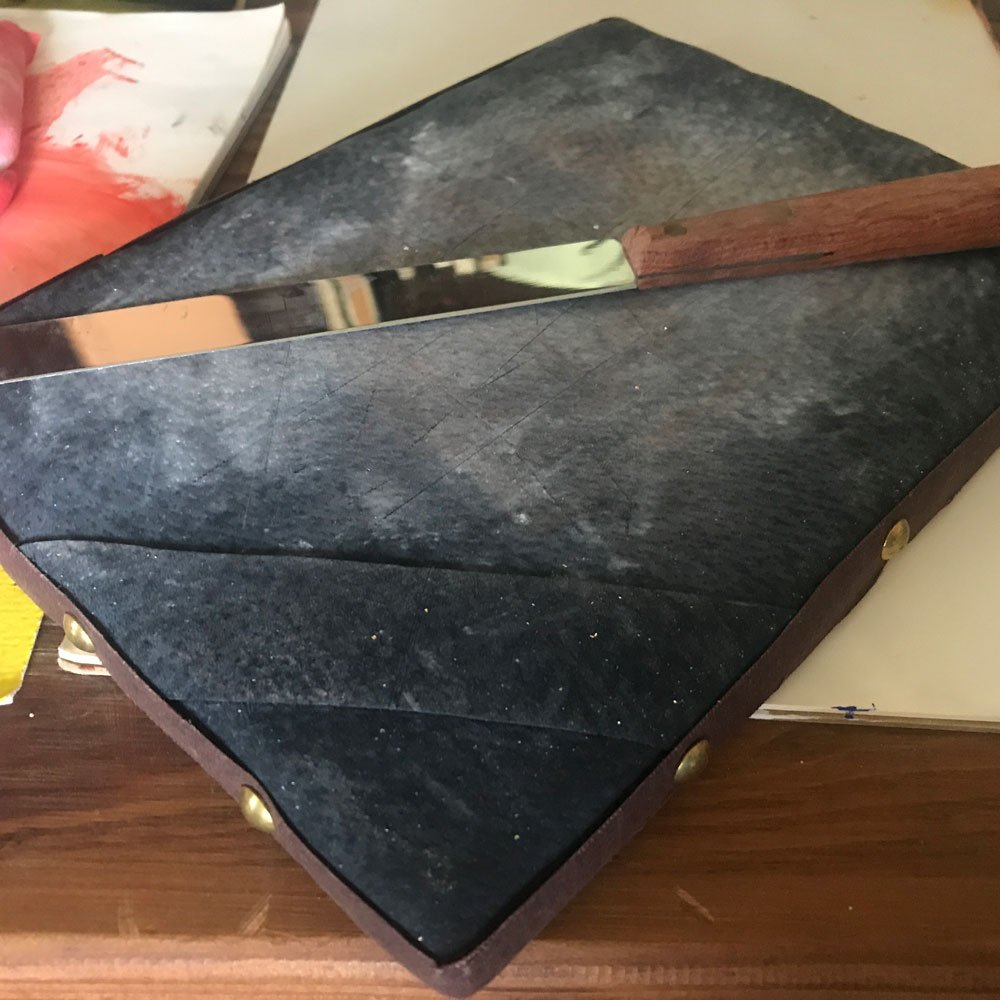 Gilder's knife and pad